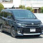 トヨタ ヴォクシー(VOXY 80系)が入庫しました。