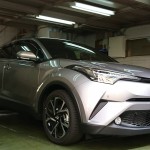 話題のトヨタ C-HRが入庫いたしました。SUVらしい力強さとクーペのスポーティーさが合わさった素敵な一台です。